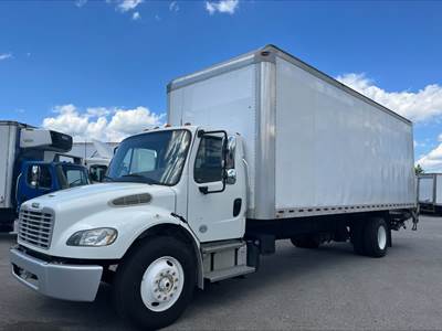 Freightliner M2 106 26 ft Box Truck - 230HP, 6 Speed Automatic, Roll up Door, Liftgate