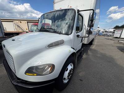 Freightliner M2 106 26 ft Box Truck - 240HP, 5 Speed Automatic, Roll up Door, Liftgate
