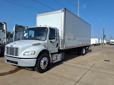 Freightliner M2 106 26 ft Box Truck - 240HP, 6 Speed Automatic, Roll up Door, Liftgate