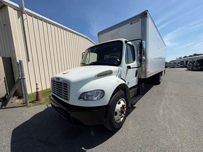 Freightliner M2 106 26 ft Box Truck - 230HP, 9 Speed Automatic, Roll up Door, Liftgate
