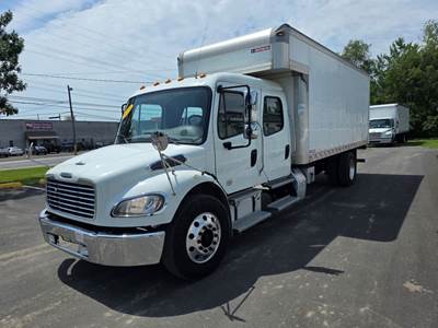 Freightliner M2 106 20 ft Box Truck - 200HP, 6 Speed Automatic, Roll up Door, Liftgate
