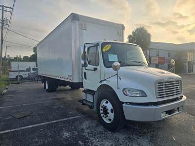 Freightliner M2 106 26 ft Box Truck - 240HP, 6 Speed Automatic, Roll up Door, Liftgate