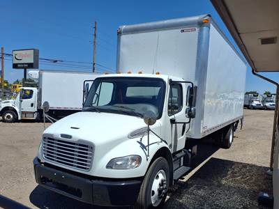 Freightliner M2 106 26 ft Box Truck - 240HP, 6 Speed Automatic, Roll up Door, Liftgate