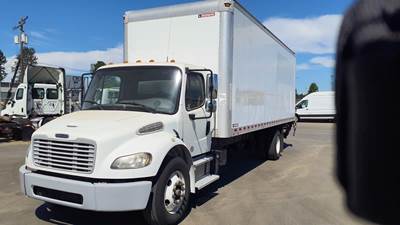 Freightliner M2 106 26 ft Box Truck - 240HP, 6 Speed Automatic, Roll up Door, Liftgate