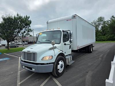 Freightliner M2 106 26 ft Box Truck - 260HP, 6 Speed Automatic, Roll up Door, Liftgate