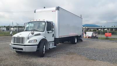 Freightliner M2 106 26 ft Box Truck - 240HP, 6 Speed Automatic, Roll up Door, Liftgate