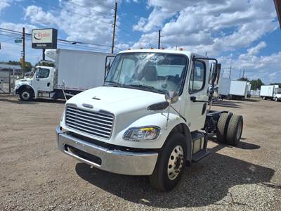 Freightliner M2 106 Box Truck - 260HP, 9 Speed Automatic