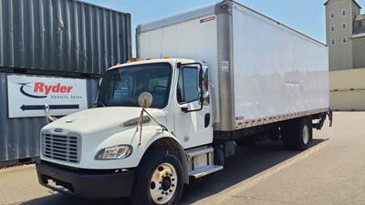 Freightliner M2 106 26 ft Box Truck - 240HP, 6 Speed Automatic, Roll up Door, Liftgate