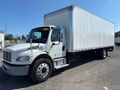 Freightliner M2 106 26 ft Box Truck - 230HP, 6 Speed Automatic, Roll up Door, Liftgate