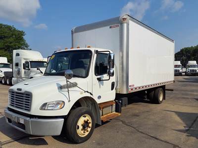 Freightliner M2 106 20 ft Box Truck - 230HP, 6 Speed Automatic, Roll up Door