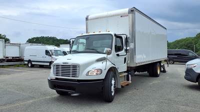 Freightliner M2 106 26 ft Box Truck - 240HP, 6 Speed Automatic, Roll up Door, Liftgate
