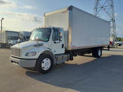 Freightliner M2 106 26 ft Box Truck - 240HP, 6 Speed Automatic, Roll up Door