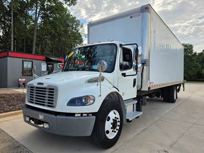 Freightliner M2 106 26 ft Box Truck - 240HP, 6 Speed Automatic, Roll up Door, Liftgate