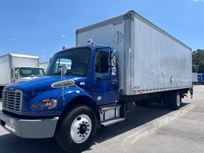 Freightliner M2 106 26 ft Box Truck - 280HP, 6 Speed Automatic, Roll up Door, Liftgate