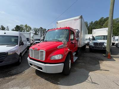 Freightliner M2 106 26 ft Box Truck - 240HP, 6 Speed Automatic, Roll up Door, Liftgate