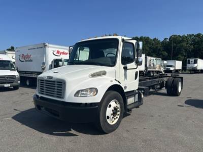 Freightliner M2 106 24 ft Box Truck - 240HP, 5 Speed Automatic