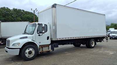 Freightliner M2 106 26 ft Box Truck - 230HP, 6 Speed Automatic, Roll up Door, Liftgate