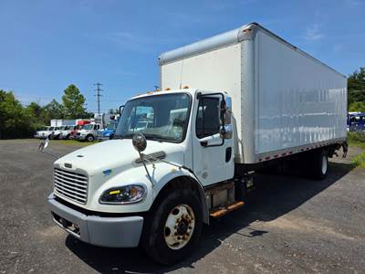 Freightliner M2 106 26 ft Box Truck - 230HP, 9 Speed Automatic, Roll up Door, Liftgate