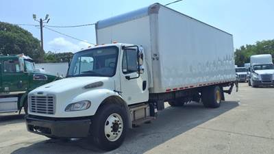 Freightliner M2 106 26 ft Box Truck - 260HP, 6 Speed Automatic, Roll up Door, Liftgate