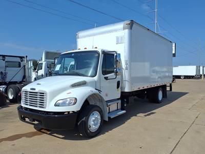Freightliner M2 106 18 ft Box Truck - 240HP, 6 Speed Automatic, Roll up Door