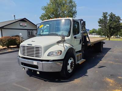 Freightliner M2 106 26 ft Box Truck - 280HP, 6 Speed Automatic