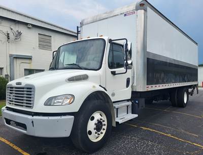 Freightliner M2 106 26 ft Box Truck - 240HP, 6 Speed Automatic, Roll up Door, Liftgate