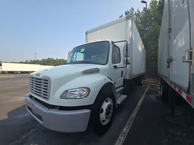 Freightliner M2 106 26 ft Box Truck - 240HP, 6 Speed Automatic, Roll up Door, Liftgate