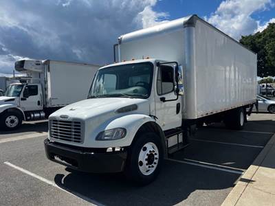 Freightliner M2 106 26 ft Box Truck - 240HP, 9 Speed Automatic, Roll up Door, Liftgate