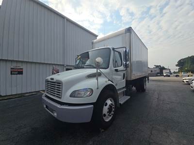 Freightliner M2 106 16 ft Box Truck - 240HP, 6 Speed Automatic, Roll up Door, Liftgate
