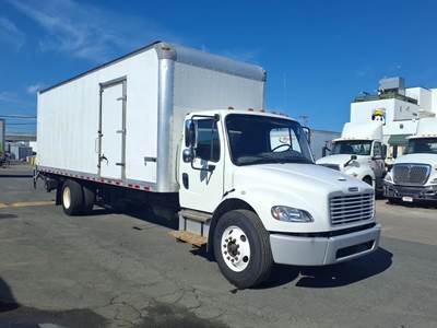 Freightliner M2 106 26 ft Box Truck - 230HP, 9 Speed Automatic, Roll up Door, Liftgate