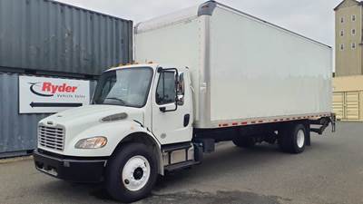 Freightliner M2 106 26 ft Box Truck - 240HP, 6 Speed Automatic, Roll up Door, Liftgate