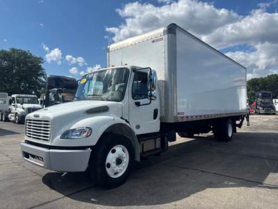 Freightliner M2 106 26 ft Box Truck - 240HP, 6 Speed Automatic, Roll up Door, Liftgate