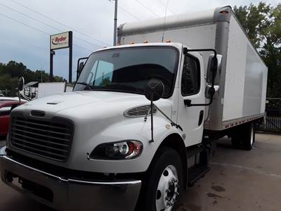 Freightliner M2 106 26 ft Box Truck - 300HP, 6 Speed Automatic, Roll up Door, Liftgate