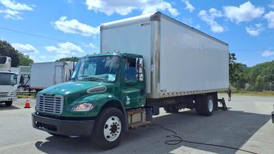 Freightliner M2 106 26 ft Box Truck - 240HP, 6 Speed Automatic, Roll up Door, Liftgate