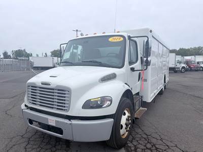 Freightliner M2 106 21 ft Box Truck - 280HP, 6 Speed Automatic