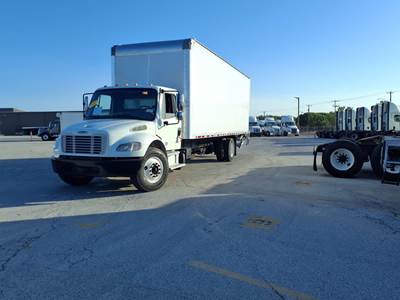Freightliner M2 106 26 ft Box Truck - 240HP, 9 Speed Automatic, Roll up Door, Liftgate