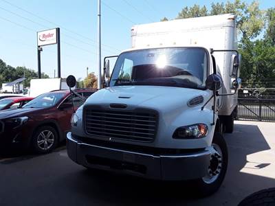 Freightliner M2 106 26 ft Box Truck - 300HP, 6 Speed Automatic, Roll up Door, Liftgate