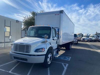 Freightliner M2 106 26 ft Box Truck - 240HP, 6 Speed Automatic, Roll up Door, Liftgate
