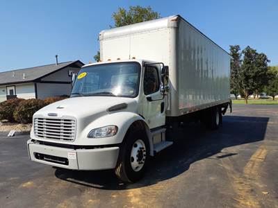 Freightliner M2 106 26 ft Box Truck - 230HP, 9 Speed Automatic, Roll up Door, Liftgate