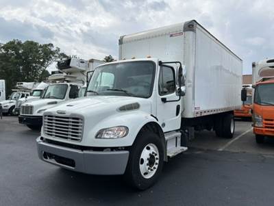 Freightliner M2 106 22 ft Box Truck - 280HP, 6 Speed Automatic, Roll up Door