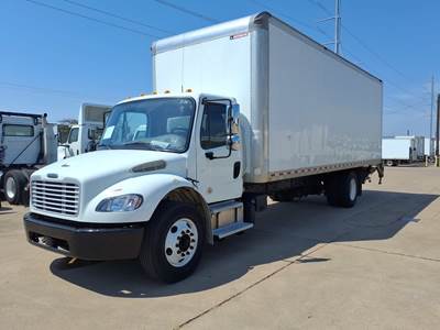 Freightliner M2 106 26 ft Box Truck - 240HP, 9 Speed Automatic, Roll up Door, Liftgate