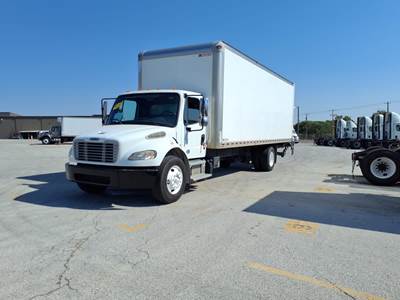 Freightliner M2 106 26 ft Box Truck - 240HP, 9 Speed Automatic, Roll up Door, Liftgate