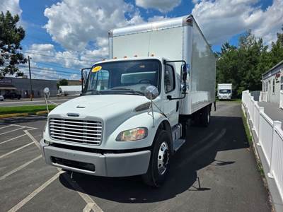 Freightliner M2 106 24 ft Box Truck - 260HP, 5 Speed Automatic, Roll up Door, Liftgate
