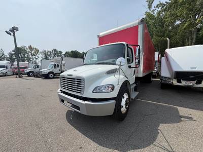 Freightliner M2 106 26 ft Box Truck - 240HP, 6 Speed Automatic, Roll up Door