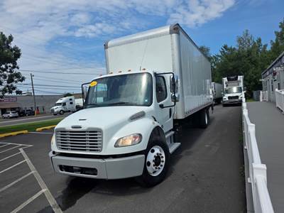 Freightliner M2 106 26 ft Box Truck - 240HP, 9 Speed Automatic, Roll up Door, Liftgate