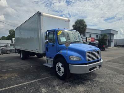 Freightliner M2 106 26 ft Box Truck - 220HP, 6 Speed Automatic, Roll up Door, Liftgate