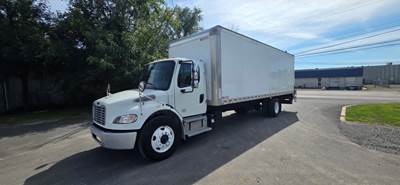Freightliner M2 106 26 ft Box Truck - 260HP, 6 Speed Automatic, Roll up Door, Liftgate