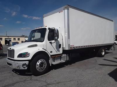 Freightliner M2 106 26 ft Box Truck - 240HP, 6 Speed Automatic, Roll up Door, Liftgate