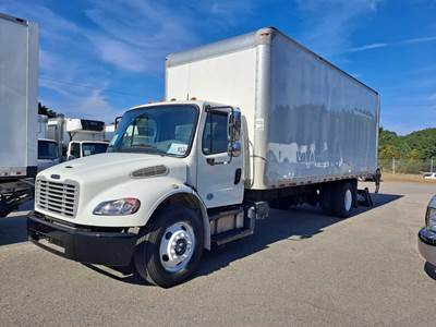 Freightliner M2 106 24 ft Box Truck - 240HP, 6 Speed Automatic, Roll up Door, Liftgate