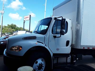 Freightliner M2 106 26 ft Box Truck - 240HP, 6 Speed Automatic, Roll up Door, Liftgate